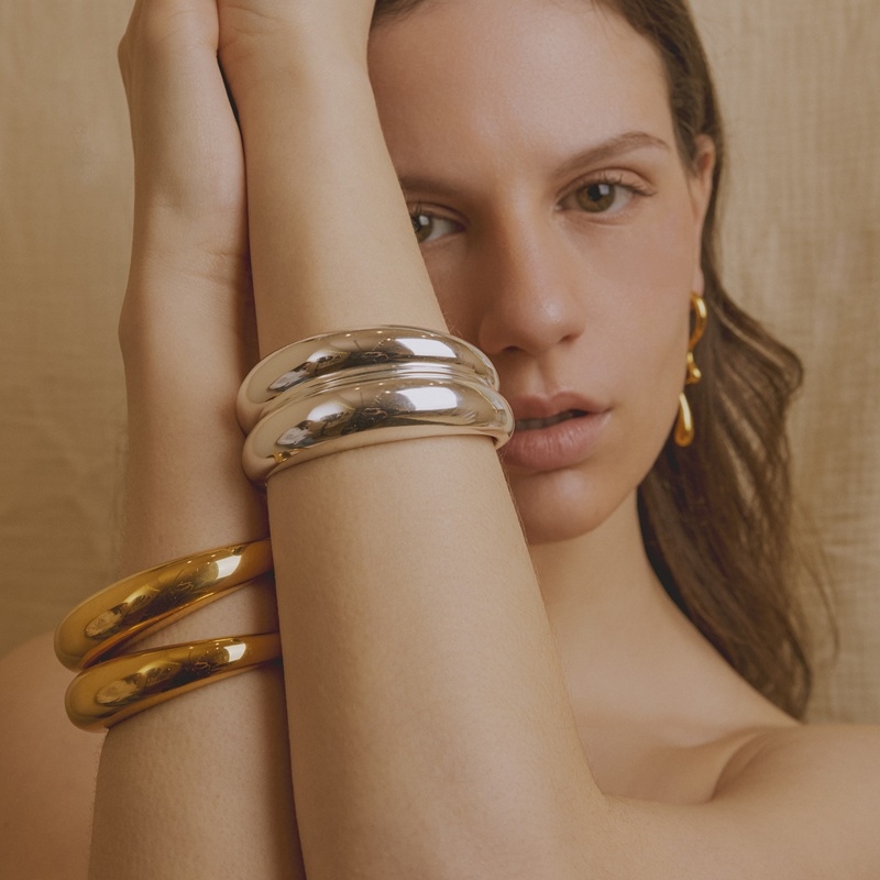 KARMIKA rigid gold-plated stainless steel bracelet with thick band design