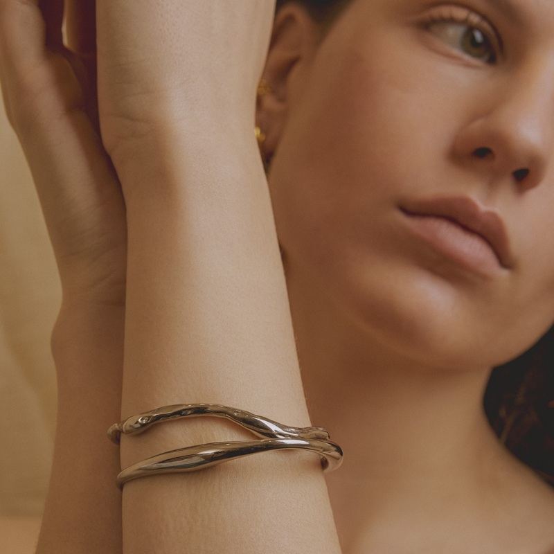 GEISHA rigid stainless steel bracelet with minimalist irregular design