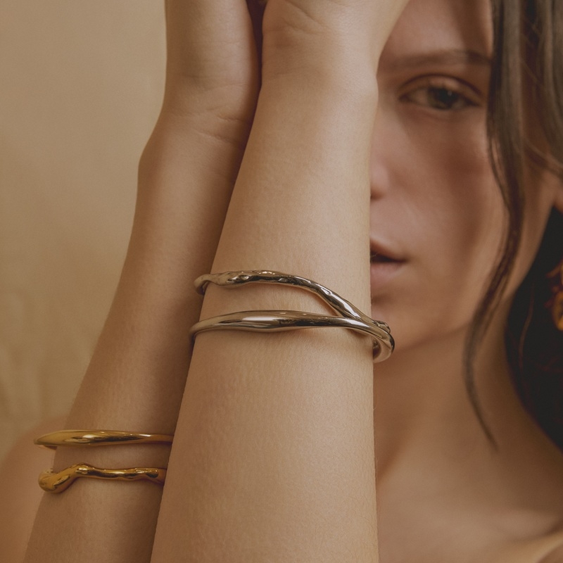 GEISHI rigid stainless steel bracelet with irregular modern design