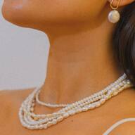 Pearls lovers it’s MIEL is your place 🫶🏻🐝 #pearls #pearlsnecklace #pearlnecklaces