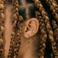 A little touch of green 💚 #earrings #earringsoftheday #jewelry